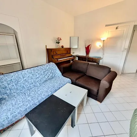 Large 2-bedroom Large Living With Parking Near Train Station And Downtown